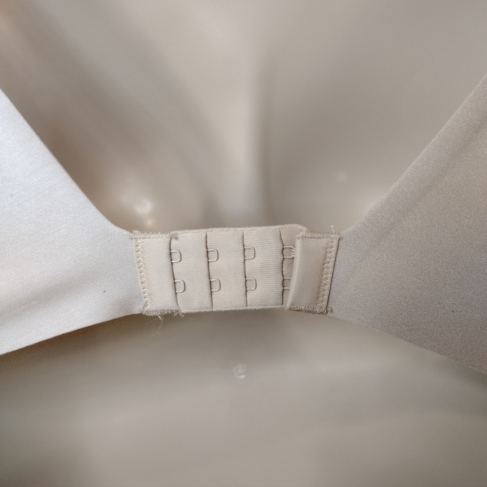 SPANX Sheerflex Fit To You Nude Bra With Light-As-Air Support - Picture 6 of 10